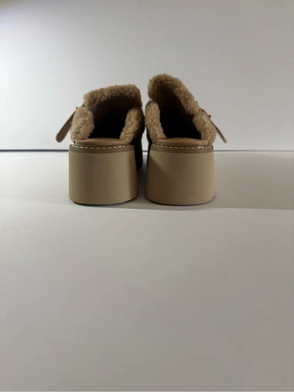DV by Dolce Vita women’s Beige Sherpa Buckle Slip-Ons size 7
